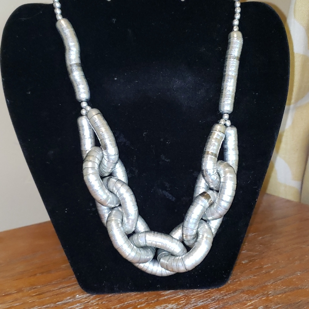 Silver chunky necklace